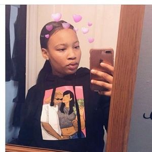 Meet your Posher, Alexus